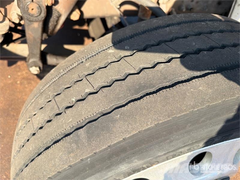Freightliner M2 106 Camiones portacoches