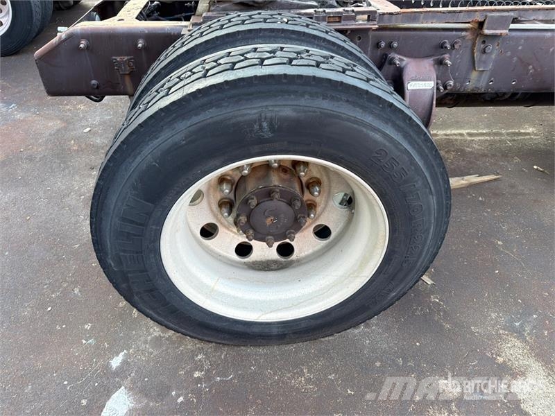 Freightliner M2 106 Camiones portacoches
