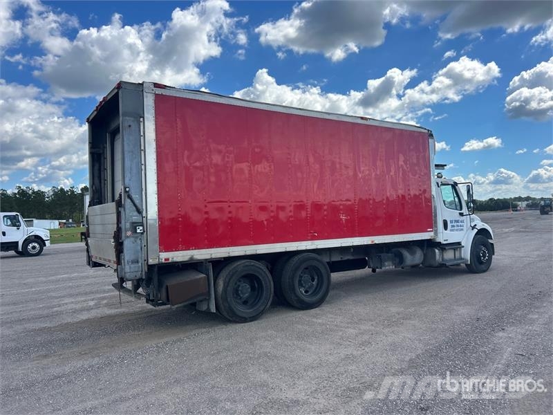 Freightliner M2 106 Грузовики-Рефрижераторы