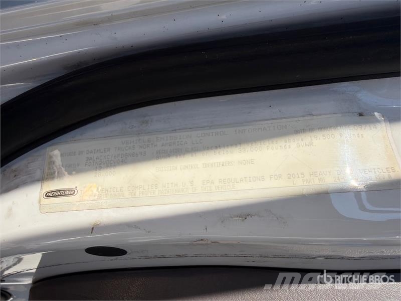 Freightliner M2 106 Camiones portacoches