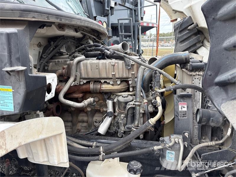 Freightliner M2 106 Cabinas