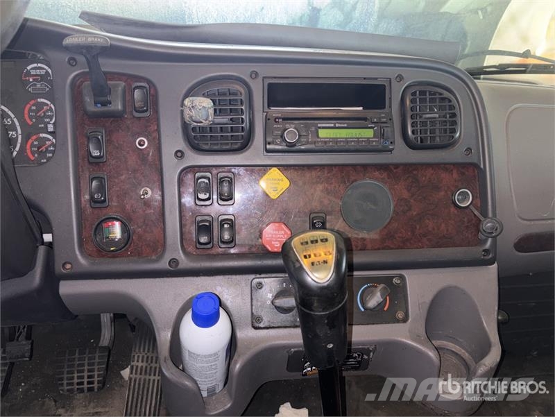 Freightliner M2 106 Evakuatori