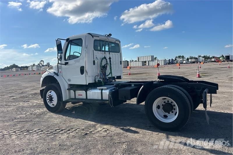Freightliner M2 106 وحدات الجر