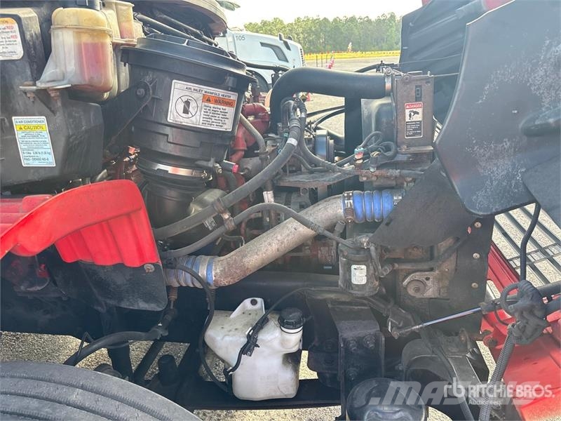 Freightliner M2 106 Temperature controlled trucks