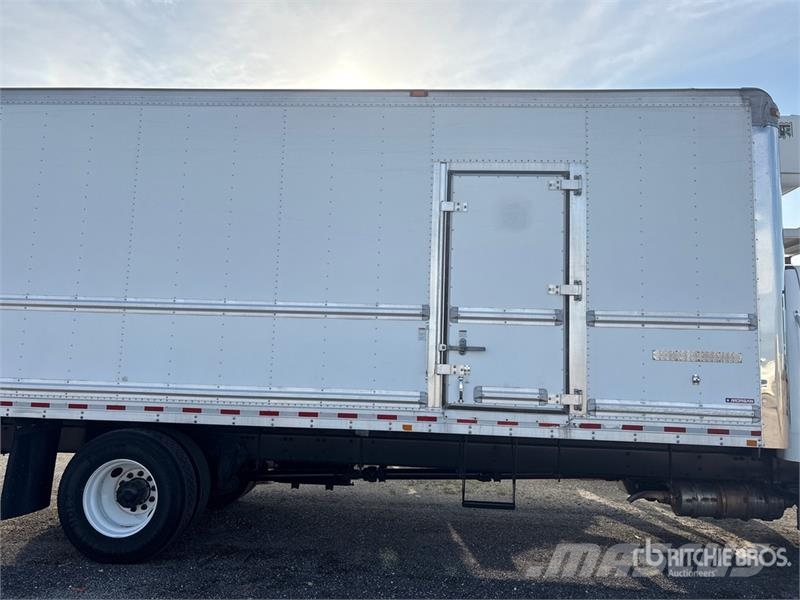 Freightliner M2 106 Isotermos y frigoríficos