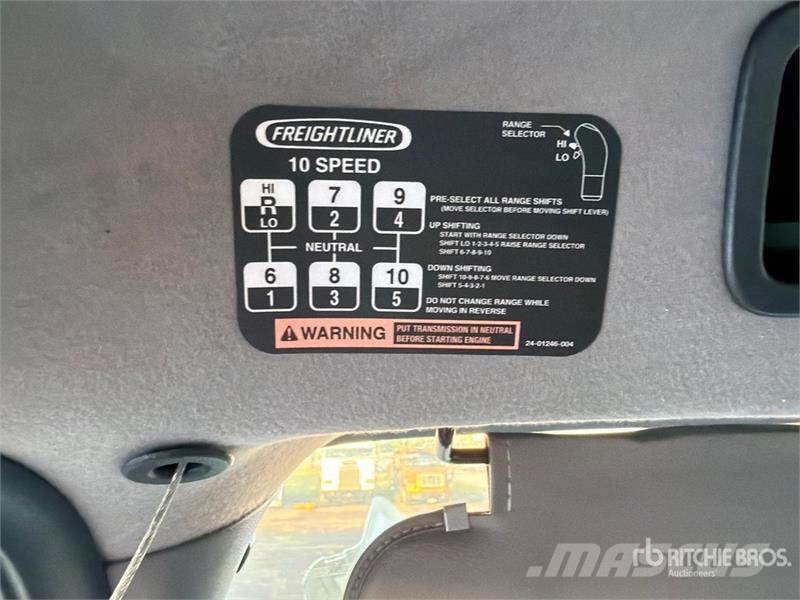 Freightliner M2 106 Camiones portacoches