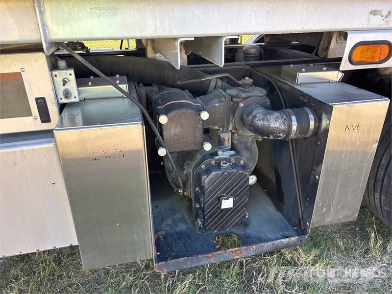 Freightliner M2 106 Camiones aspiradores/combi