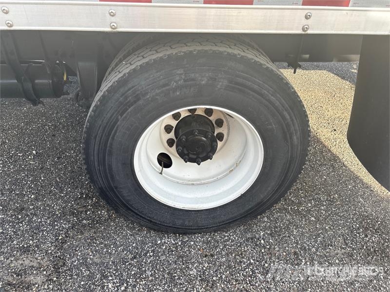 Freightliner M2 106 Isotermos y frigoríficos
