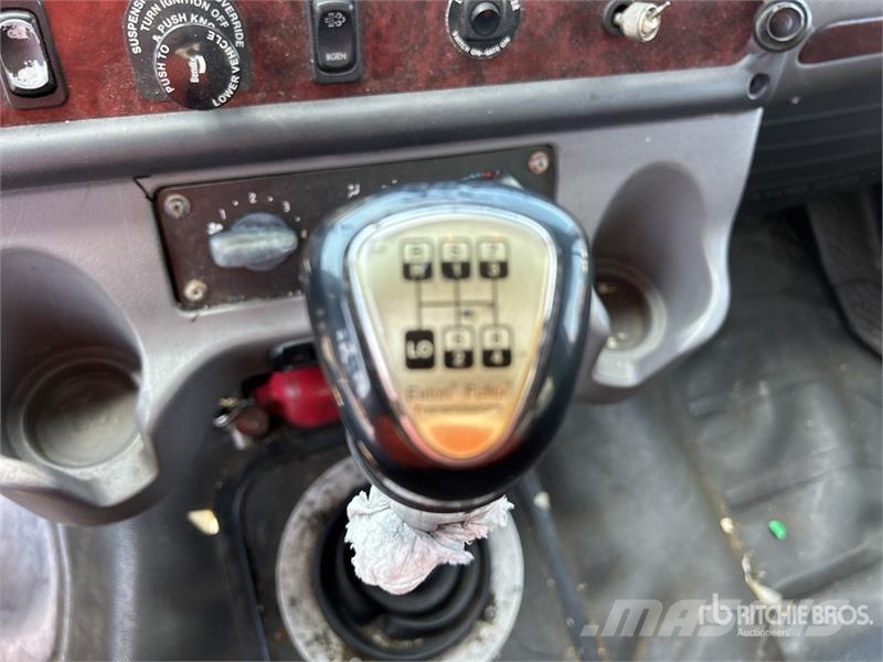Freightliner M2 106 Furgons