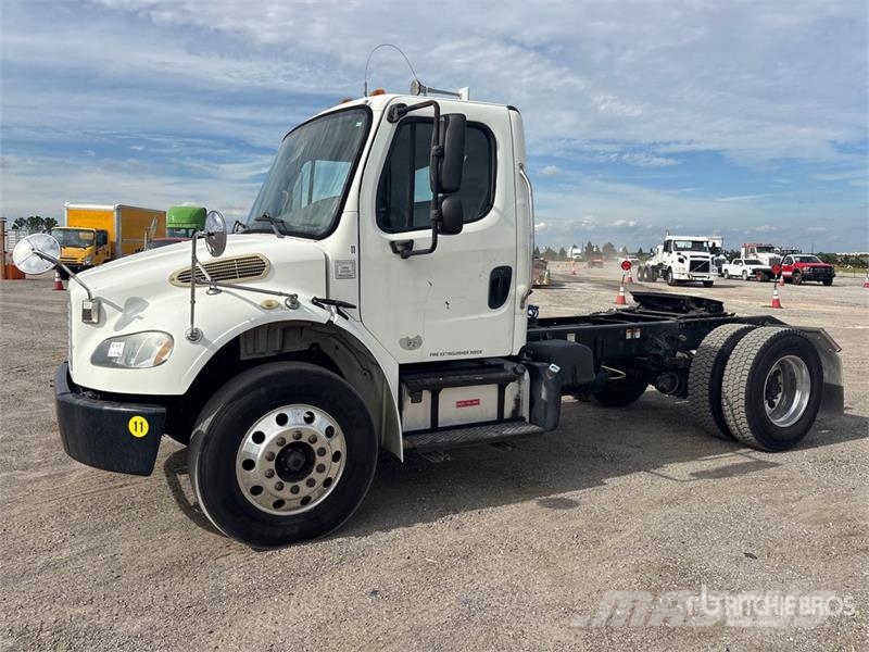 Freightliner M2 106 وحدات الجر
