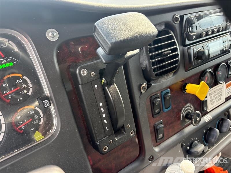 Freightliner M2 106 Caminhões com temperatura controlada