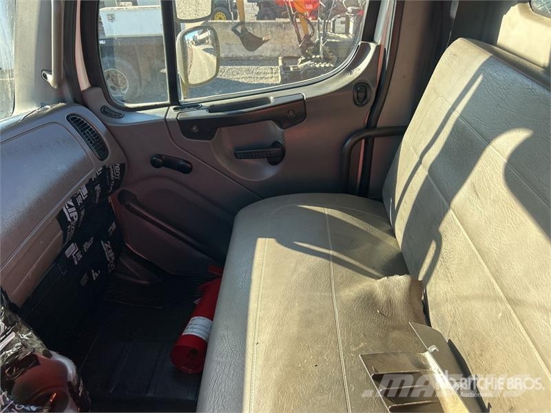 Freightliner M2 106 Madelautod