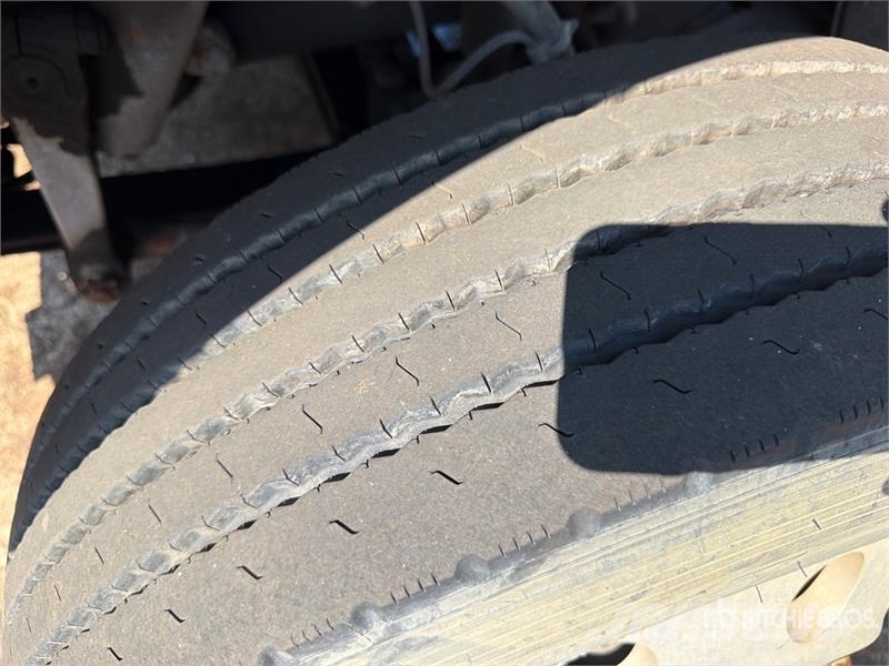 Freightliner M2 106 Camiones portacoches
