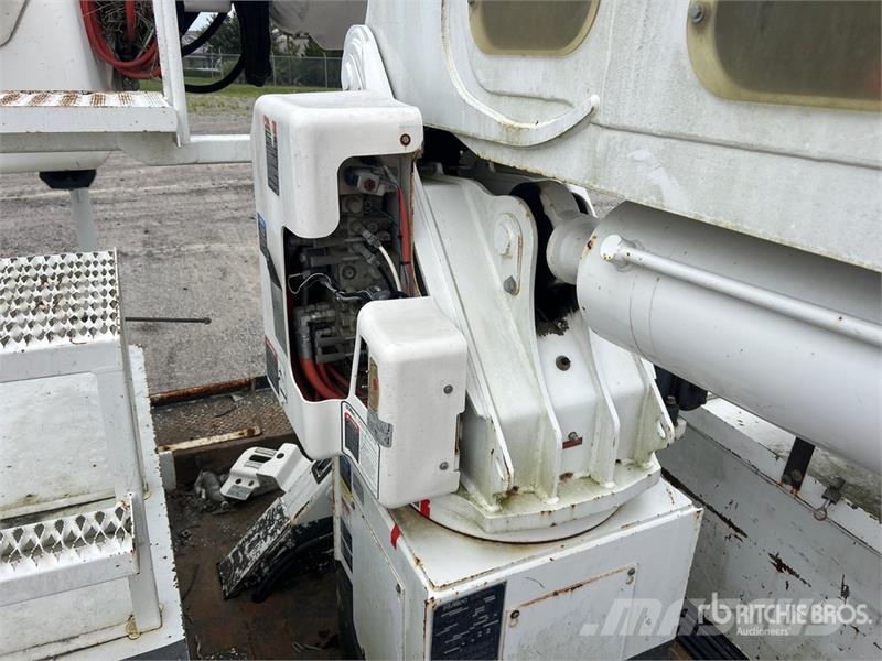 Freightliner M2 106 Truck mounted aerial platforms