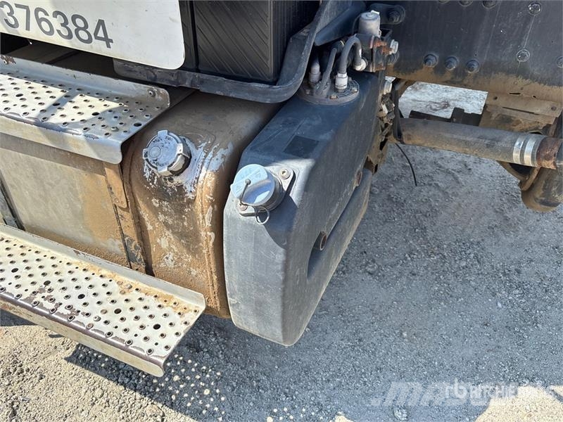 Freightliner M2 106 Cabins and interior