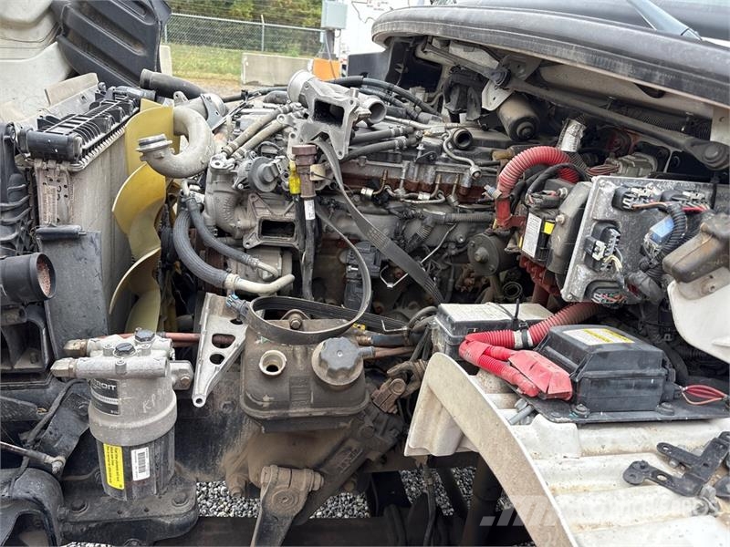 Freightliner M2 106 Cabinas