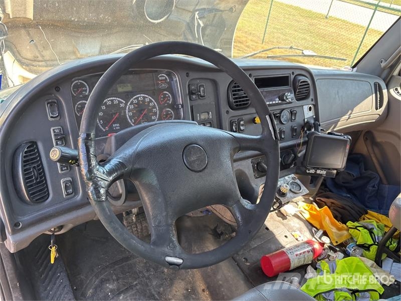Freightliner M2 106 Camiones aspiradores/combi