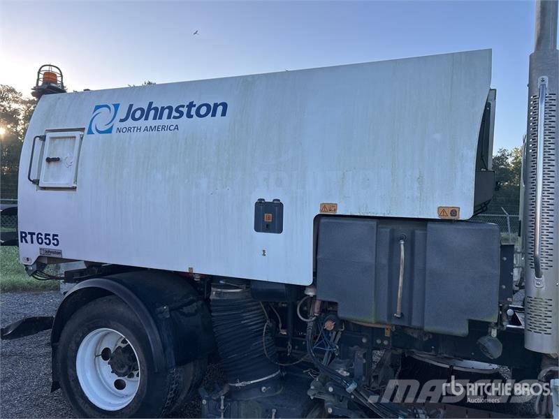 Freightliner M2 106 街路清掃車