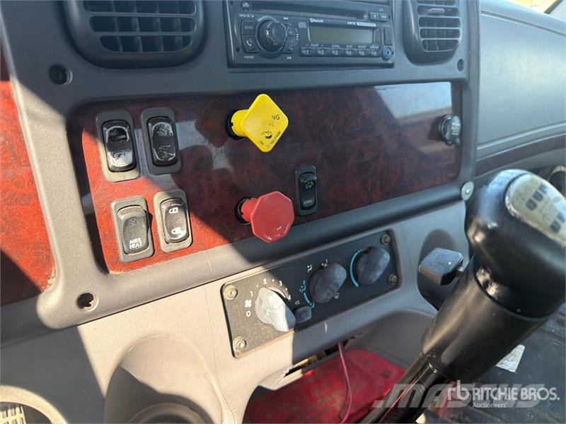 Freightliner M2 106 Autoveokid