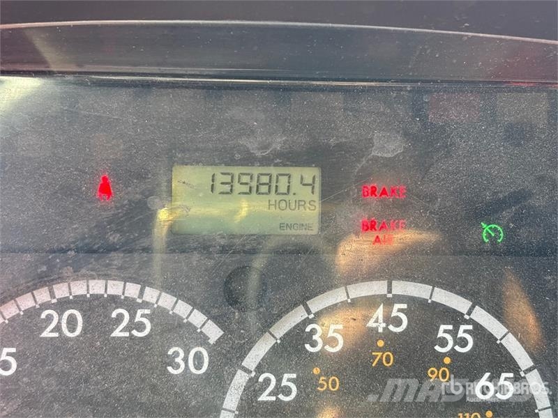 Freightliner M2 106 Temperature controlled trucks