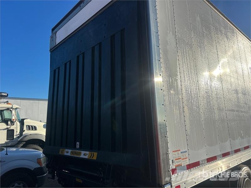 Freightliner M2 106 Furgons