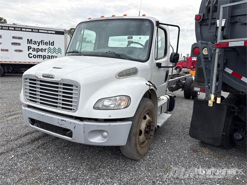 Freightliner M2 106 Cabinas