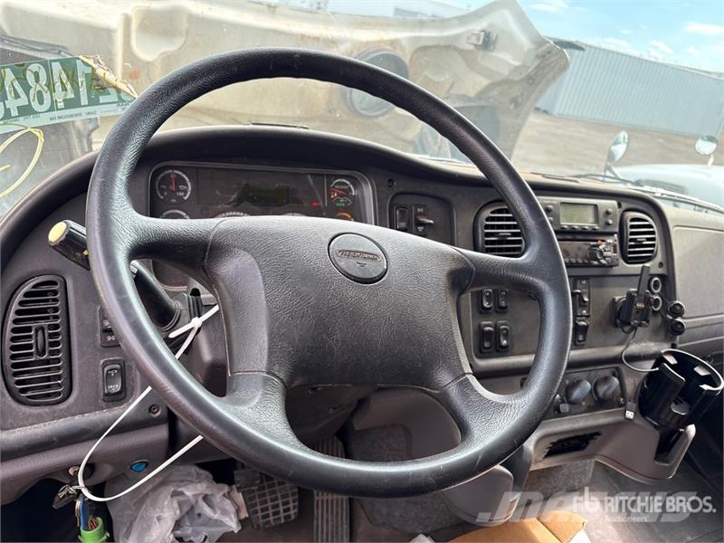 Freightliner M2 106 Kravas automašīnas - refrižeratori