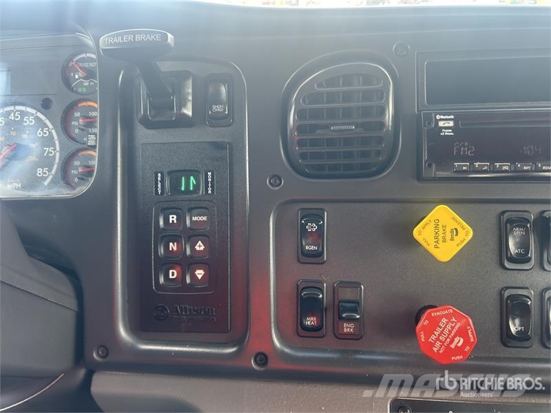 Freightliner M2 106 시립/다목적 차량