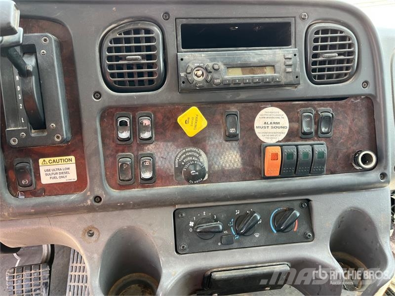 Freightliner M2 106 Komunálne / Multi-úžitkové vozidlá