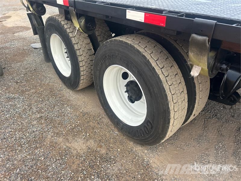 Freightliner M2 106 Flatbed / Dropside trucks