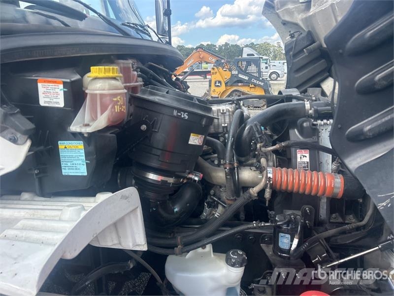 Freightliner M2 106 시립/다목적 차량