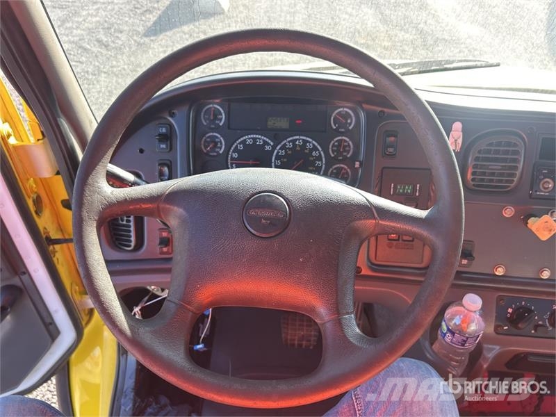 Freightliner M2 106 Madelautod