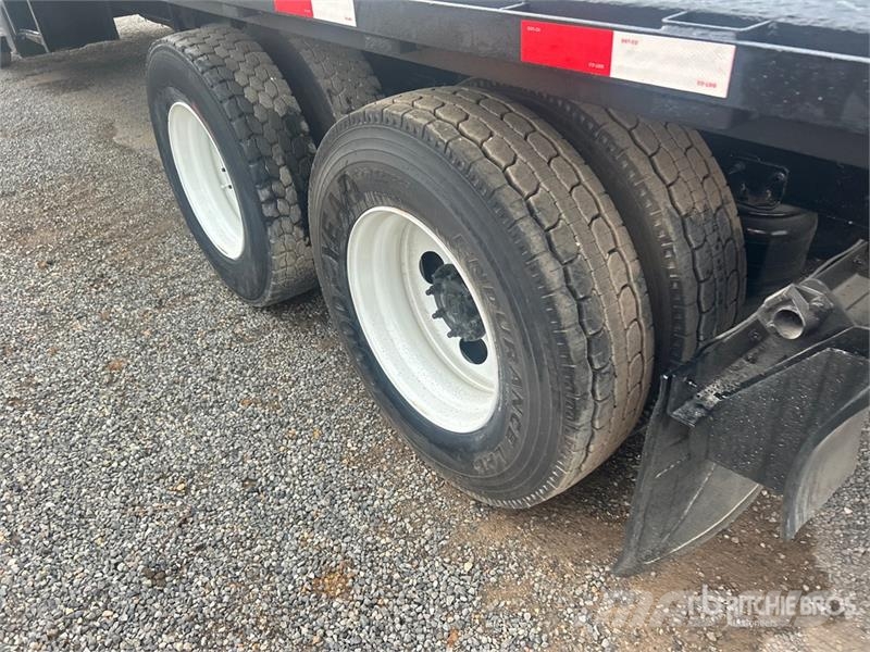 Freightliner M2 106 Flatbed / Dropside trucks