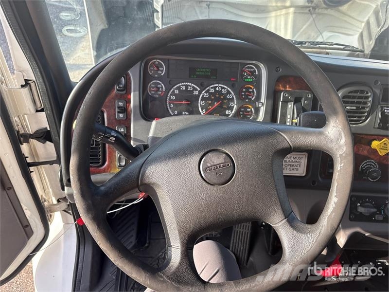 Freightliner M2 106 Isotermos y frigoríficos