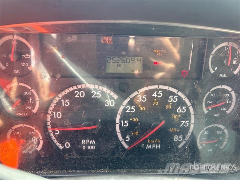 Freightliner M2 106 Грузовики-Рефрижераторы