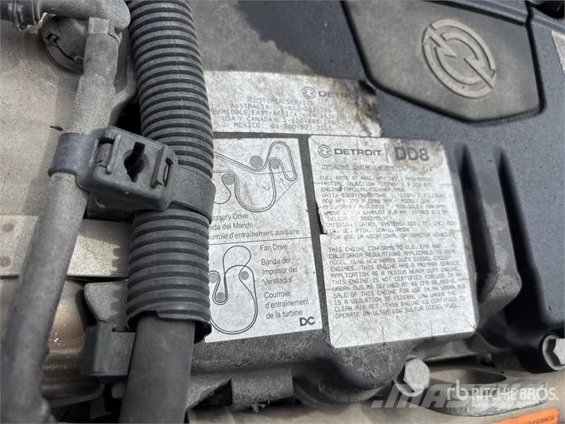 Freightliner M2 106 Грузовики-Рефрижераторы