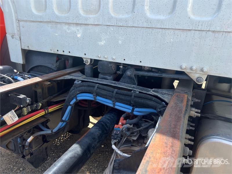 Freightliner M2 106 Cabine e interni