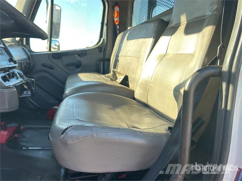 Freightliner M2 106 Madelautod