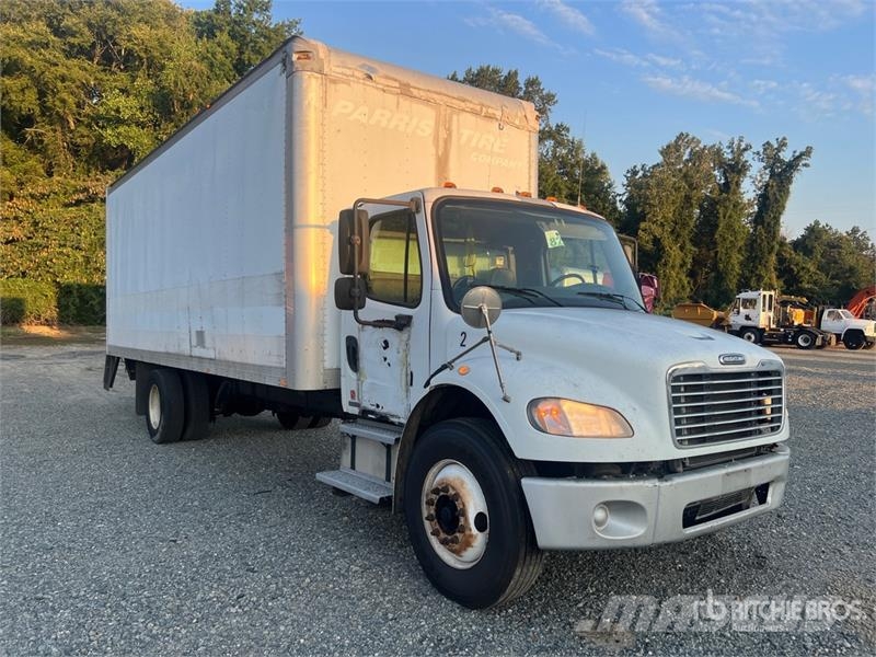 Freightliner M2 106 Kofferaufbau