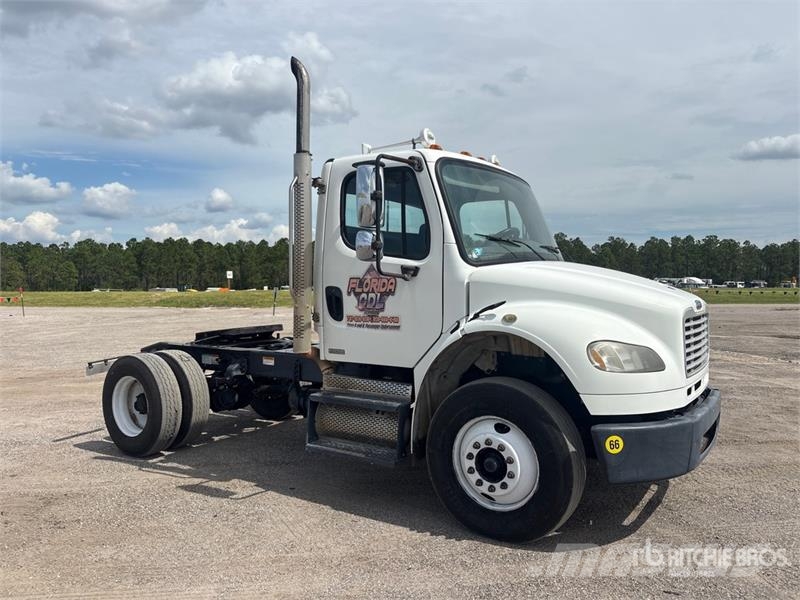 Freightliner M2 106 Sattelzugmaschinen