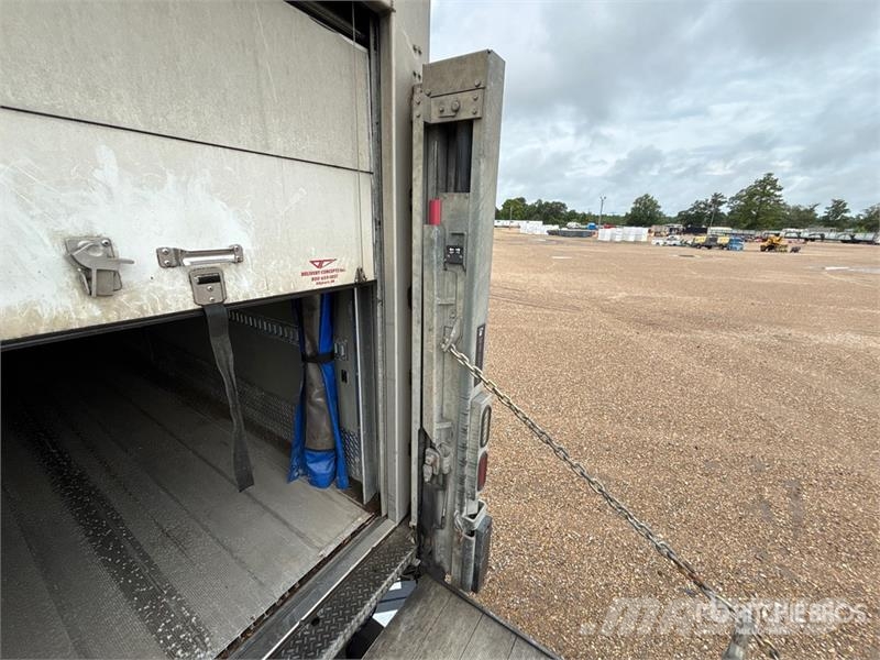 Freightliner M2 106 Грузовики-Рефрижераторы