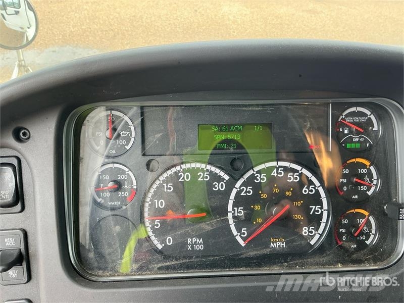 Freightliner M2 106 Грузовики-Рефрижераторы