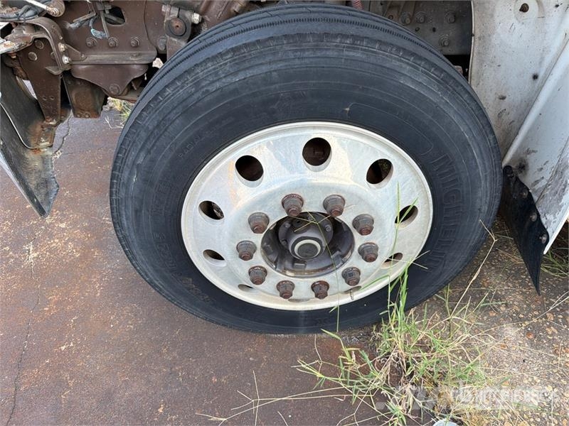 Freightliner M2 106 Camiones portacoches