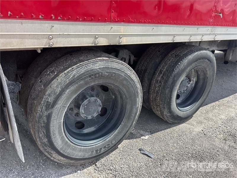 Freightliner M2 106 Грузовики-Рефрижераторы