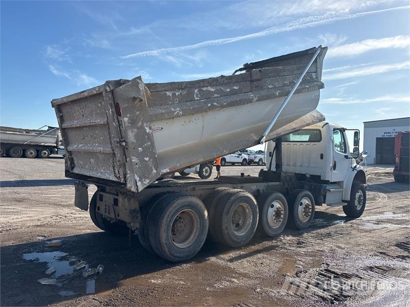 Freightliner M2 106 傾卸式卡車