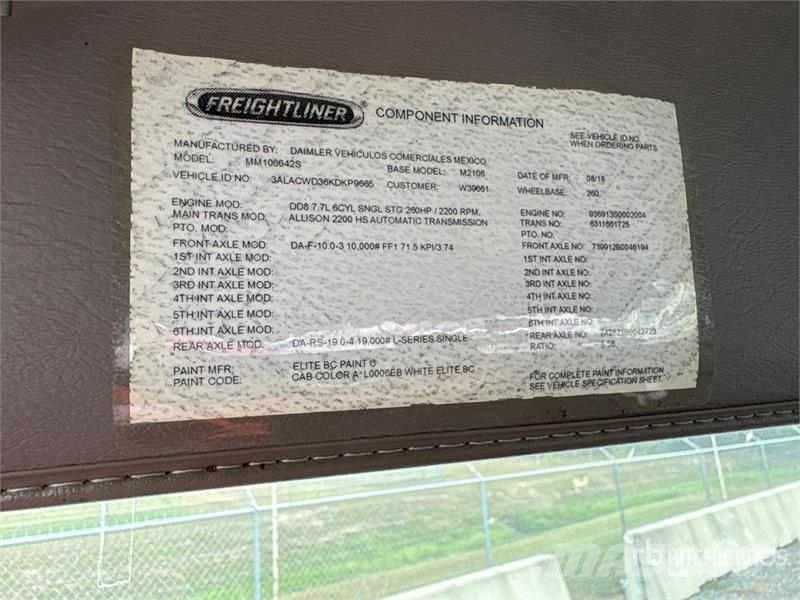 Freightliner M2 106 Cabinas