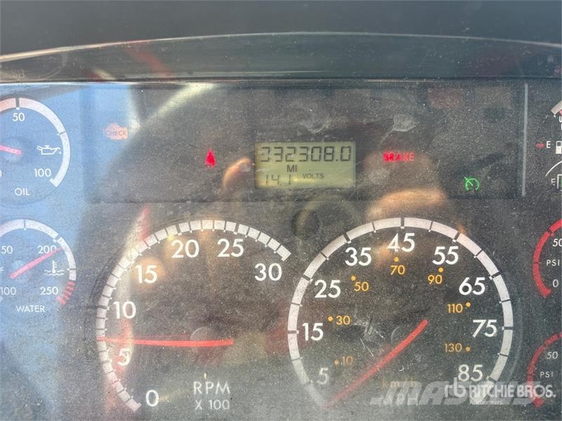 Freightliner M2 106 Temperature controlled trucks