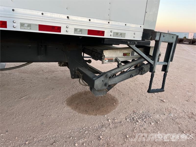 Freightliner M2 106 Фургони
