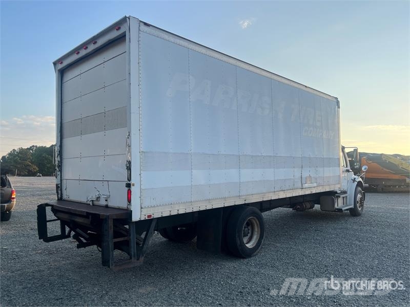 Freightliner M2 106 Kofferaufbau