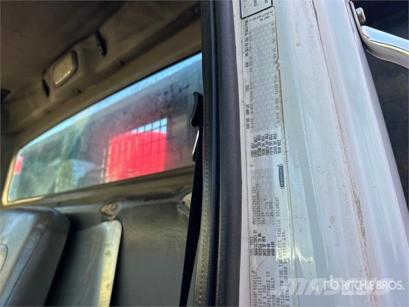 Freightliner M2 106 Camiones plataforma